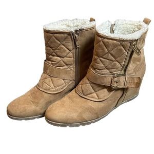 Unisa Women’s Camel Brown Tayya Wedge Ankle Bootie Quilted Faux Suede size 10